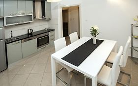 Znjan Beach Apartments